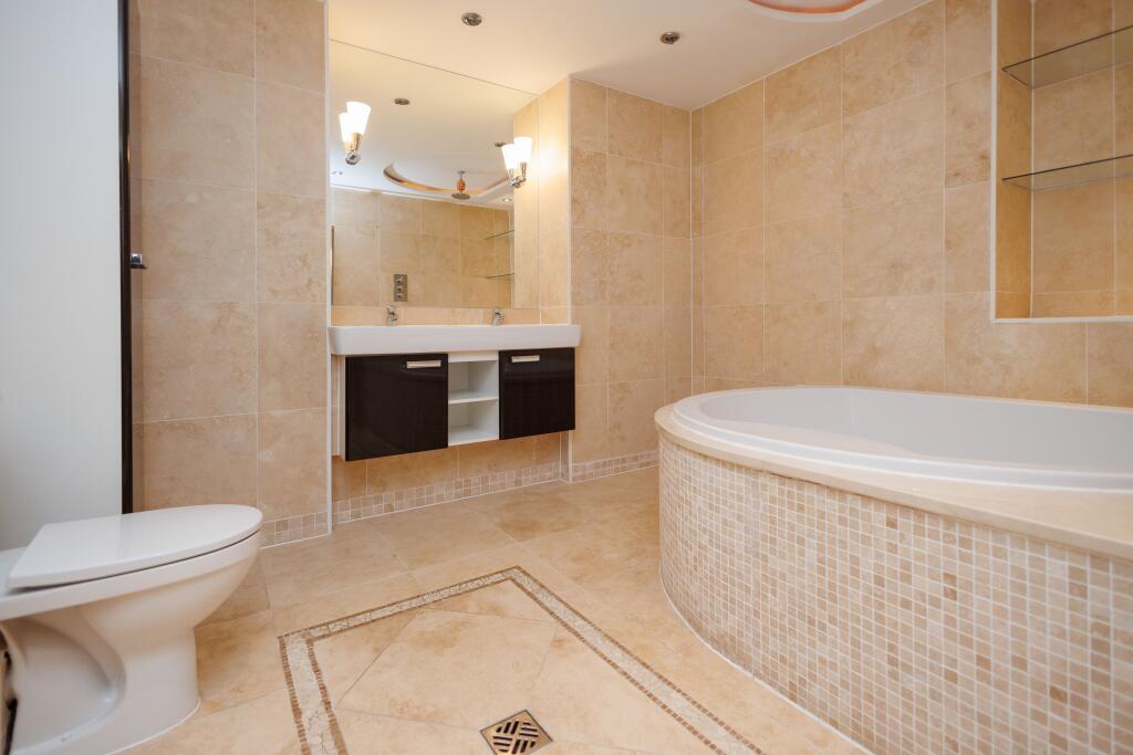 Ensuite to master be