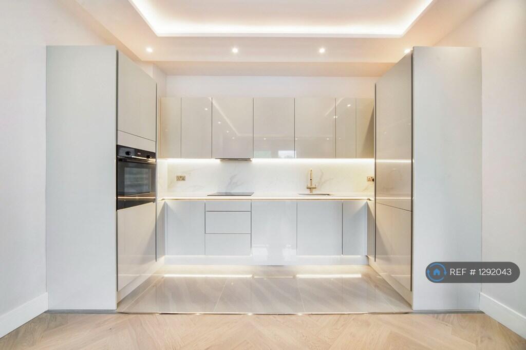 Open Plan Modern Kitchen