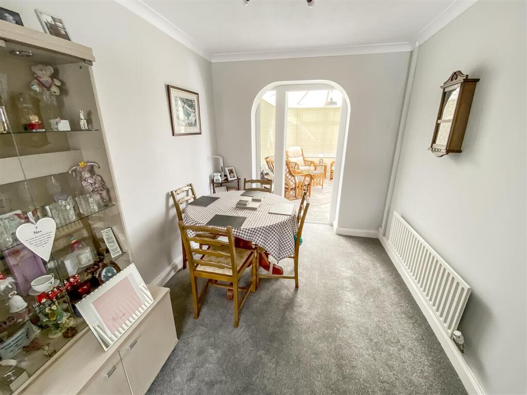 Dining Area.jpg