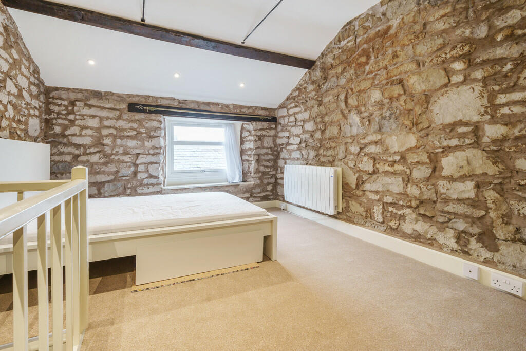 Attic Room/Occasi...