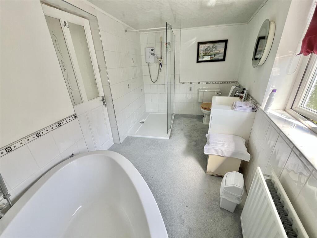En Suite Bathroom