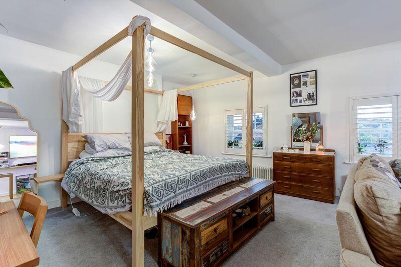 MASTER SUITE BEDROOM