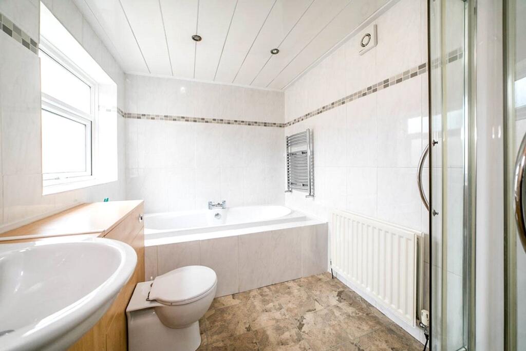 Bathroom/Shower Room