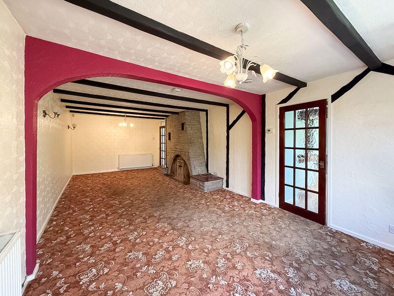 EXTENDED LOUNGE/DINING ROOM