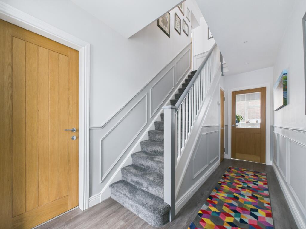 CAM02195G0-PR0095-STILL010