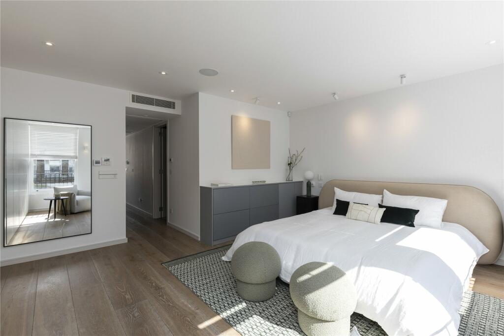 Principal Bedroom