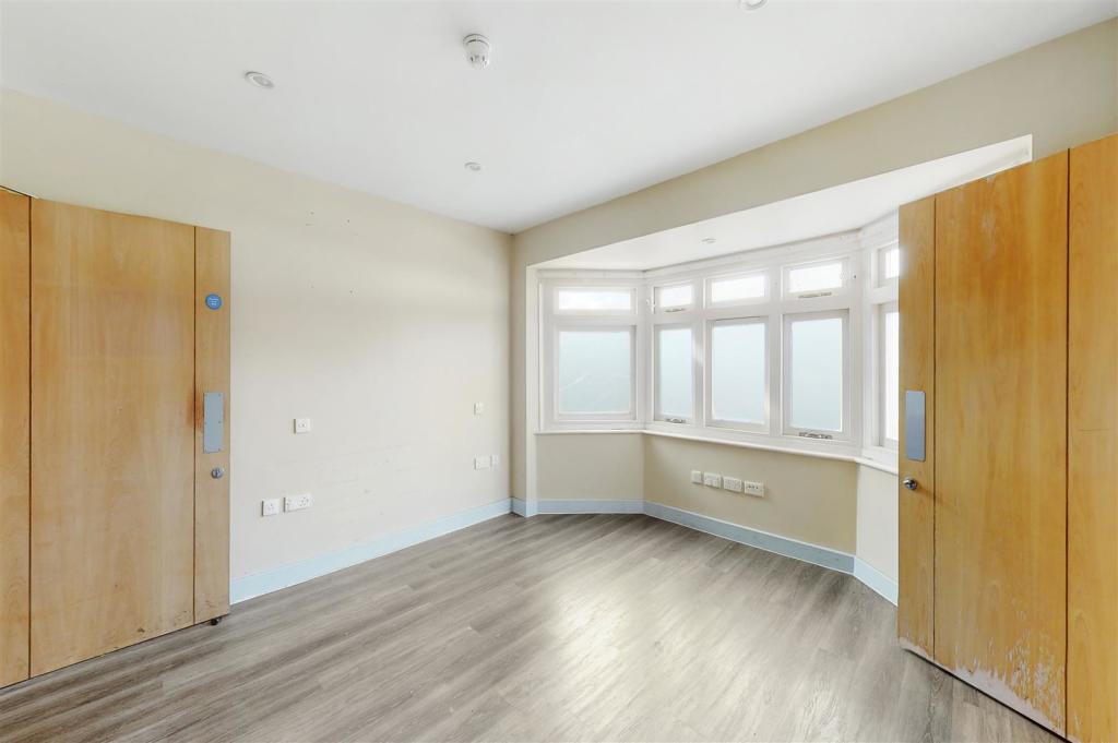 45A Langham Gardens - ABzeKsbIBeWH7MzMHhbZ.jpg