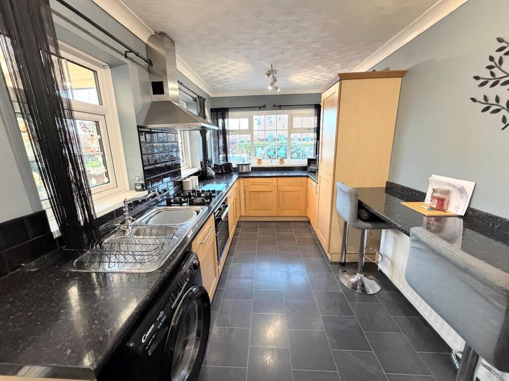 BREAKFAST KITCHEN