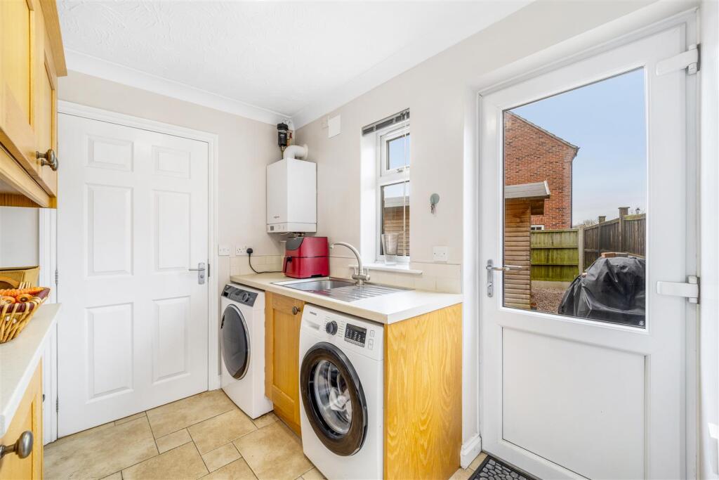 28 Ashton Hall Drive (Wyberton)-28.jpg