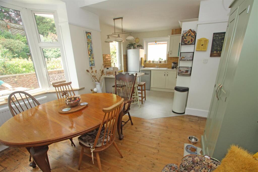 Kitchen living d.jpg