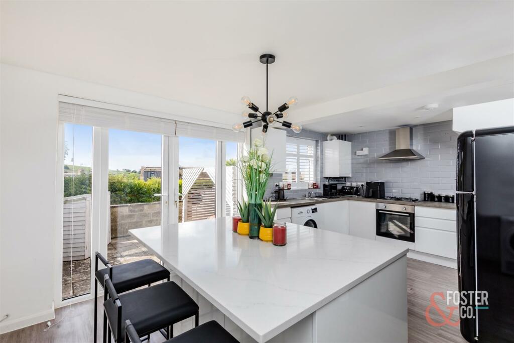 Donnington Road 30-15.JPG