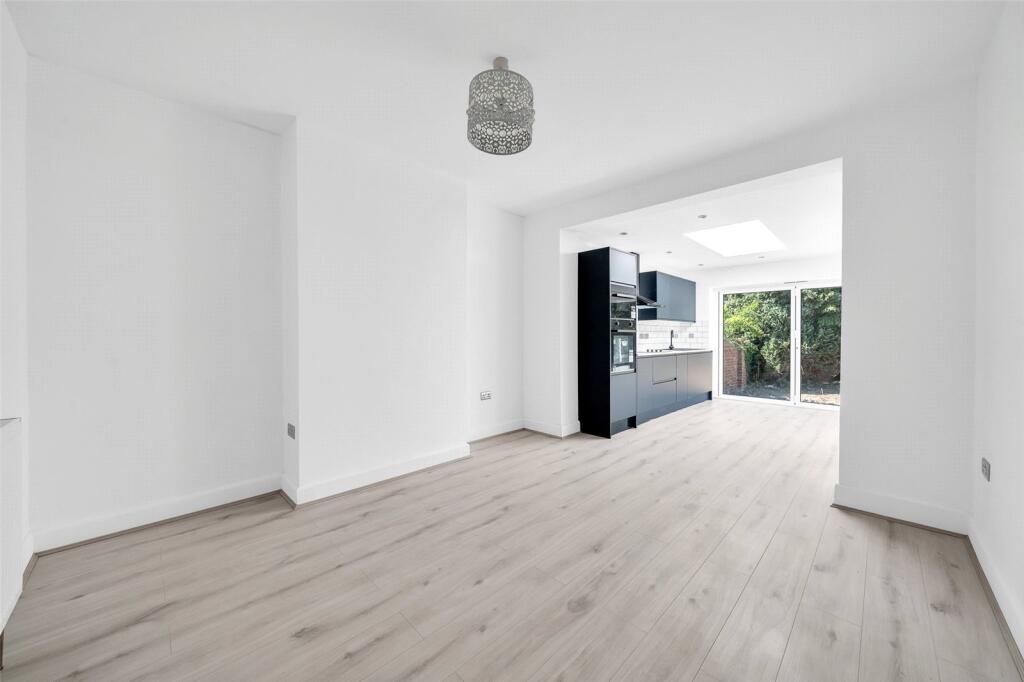 Lounge / Kitchen