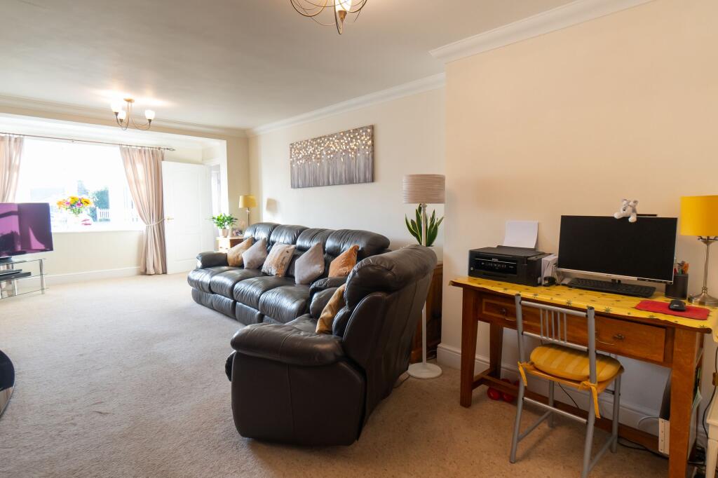 Extended Lounge