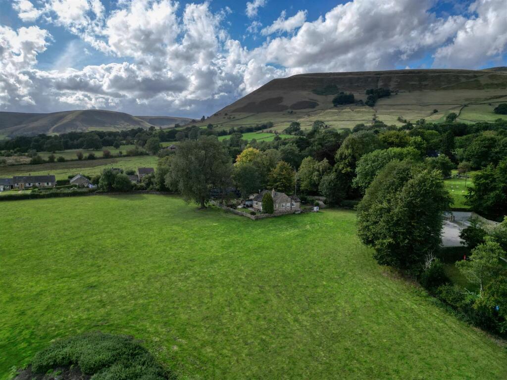 Saxton Mee Barnfield 020.jpg