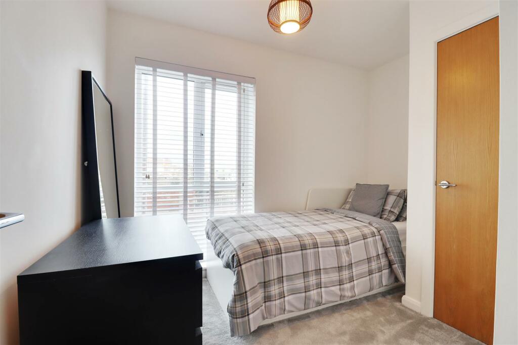 BEDROOM 2