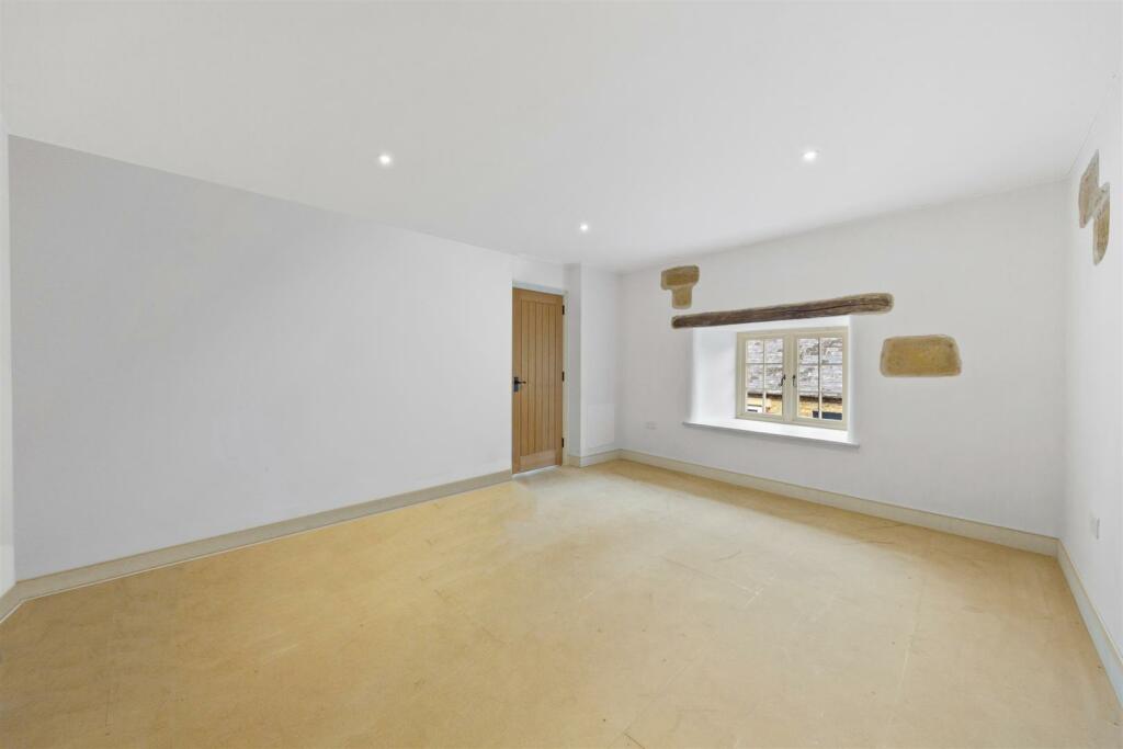 Bedroom 2.jpg
