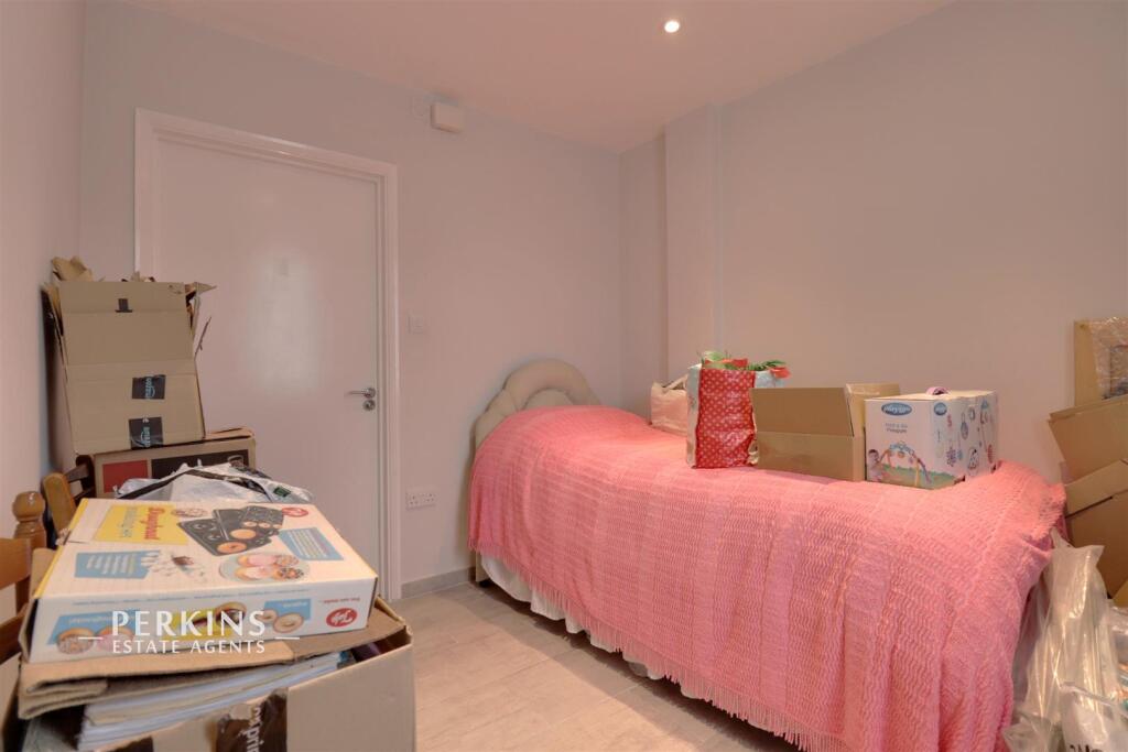 bed 4.jpg