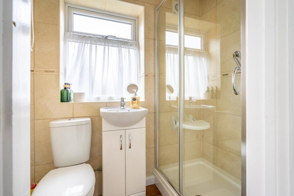 14 chestnut grove-10.jpg