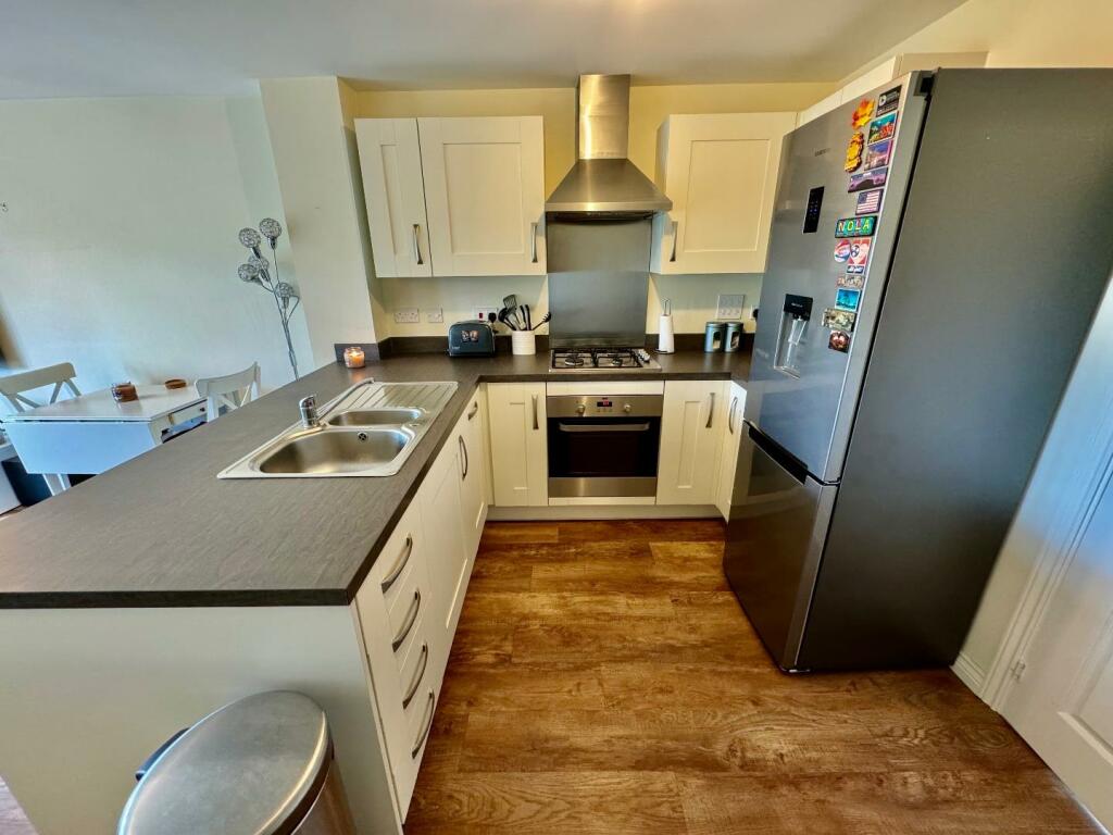 OPEN PLAN LIVING/KITCHEN
