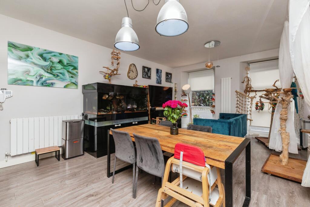 Kitchen/Living Area