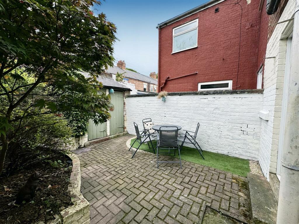 Rear courtyard