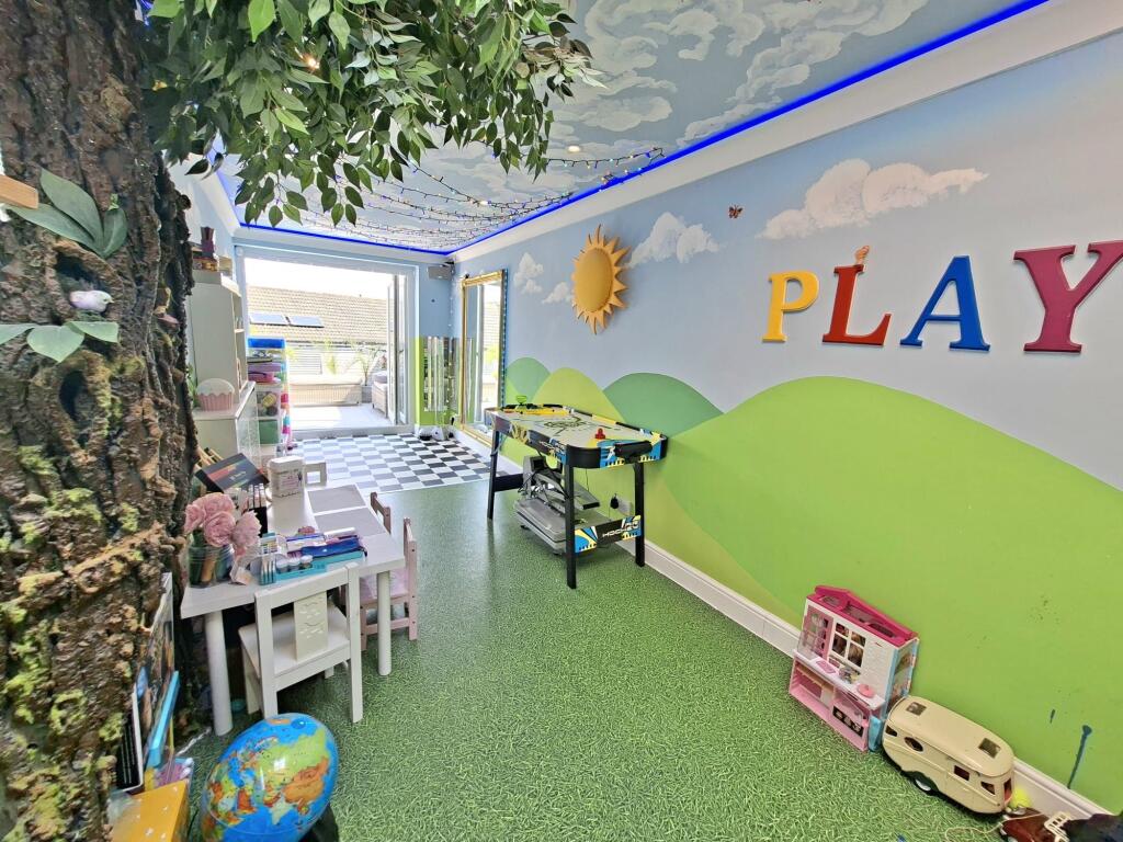 DINING ROOM/PLAY ROOM