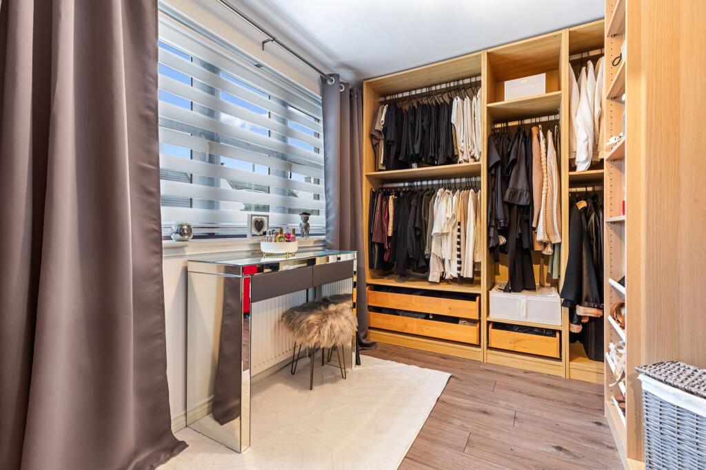 Dressing Room / Bedroom 6
