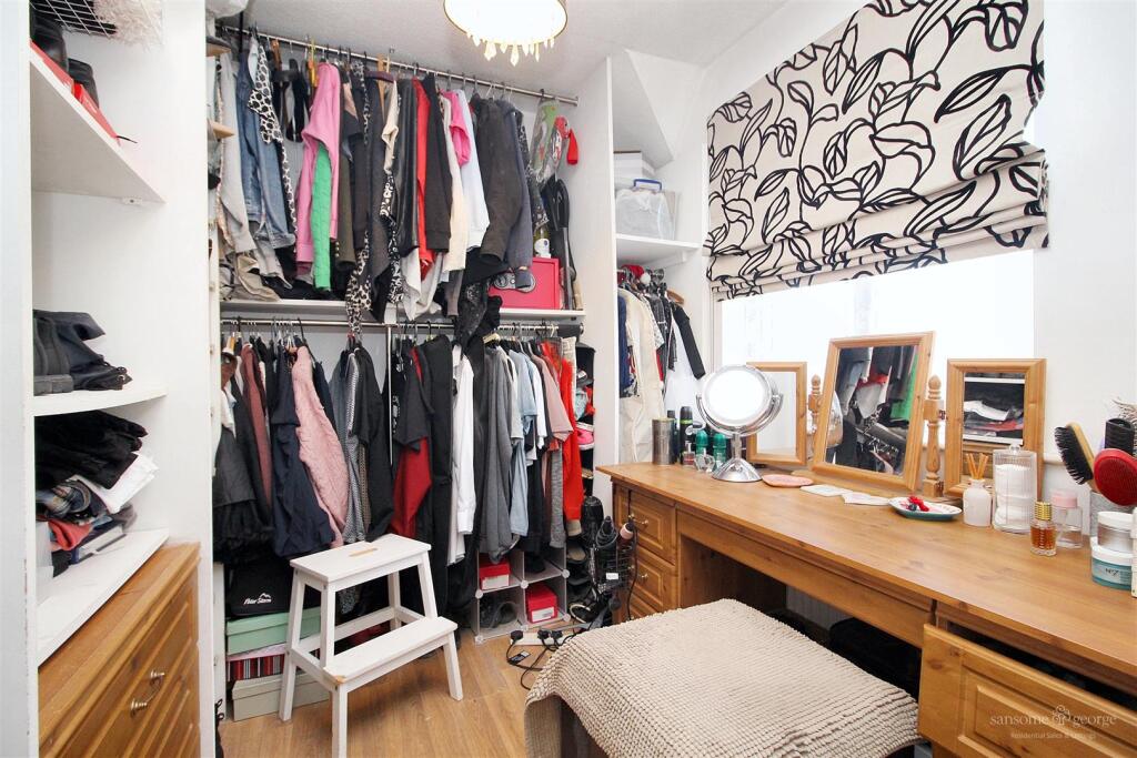 Dressing Room/Bedroom 4