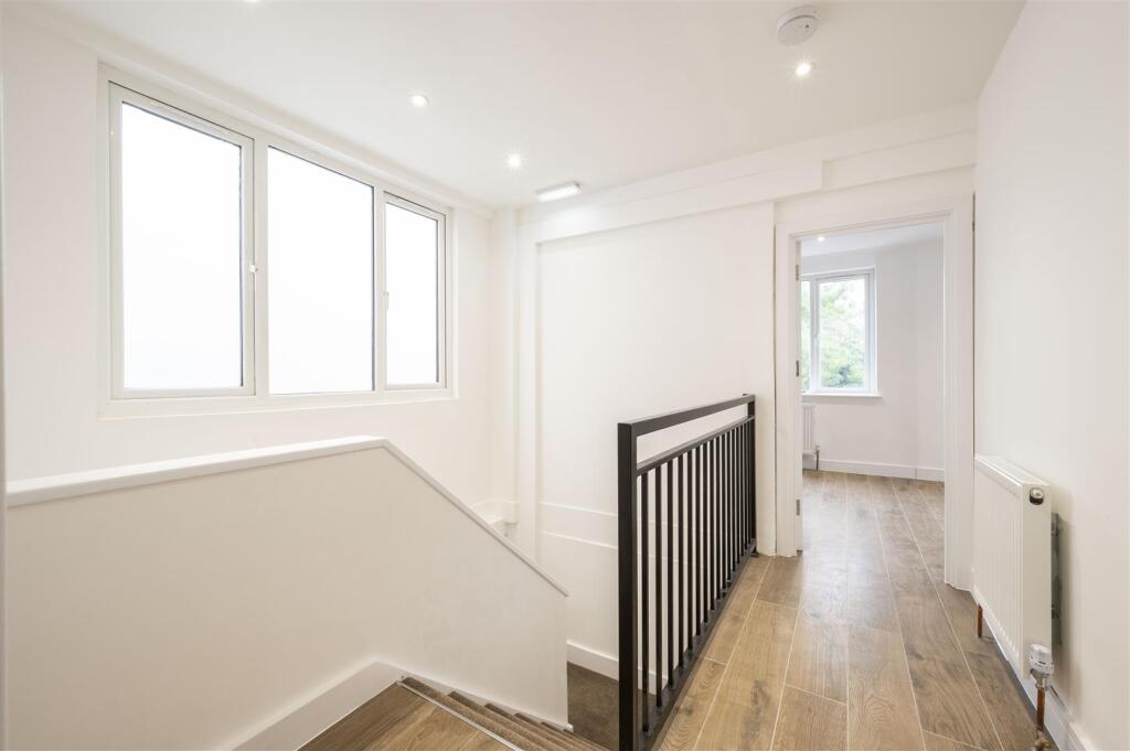 Flat 3, 80 Durham Road,6.jpg