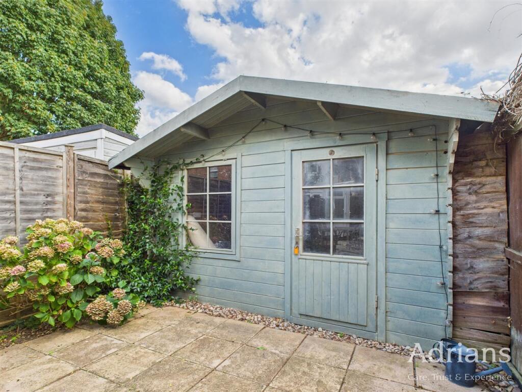 SUMMER HOUSE