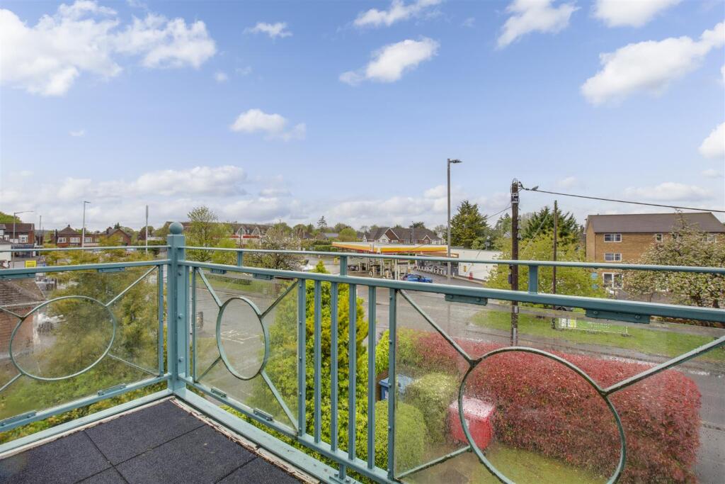 8 Midsummer Court, Penn Road, HP15 7LD-6.jpg