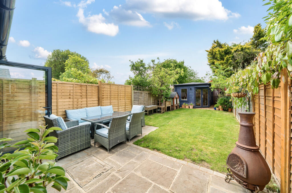 1294205-8-682b750...