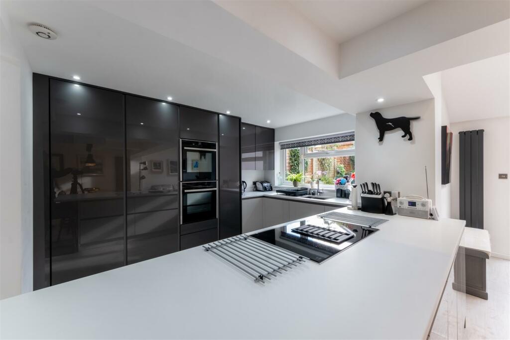 17 Kingfisher Grove-016.jpg