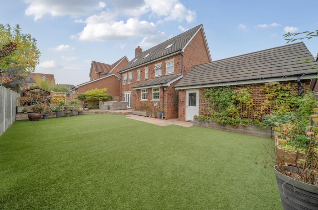 1365848-4-68ee60a...