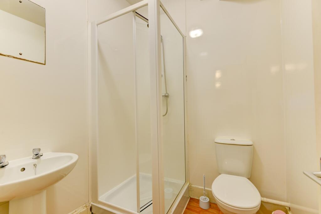 97 Bonchurch Road Bathroom 2 (2)