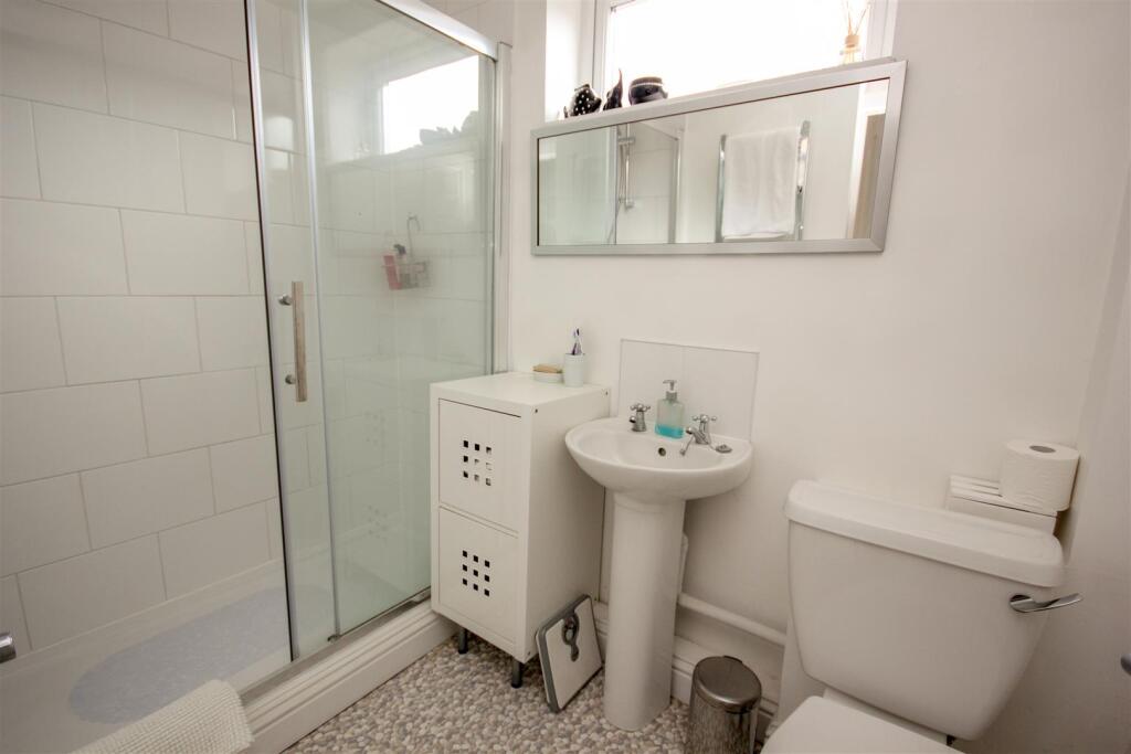 Shower Room.jpg