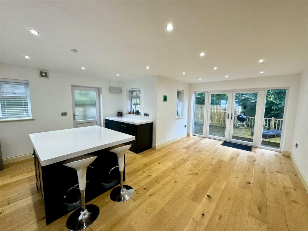 KITCHEN/DINING/FAMILY ROOM