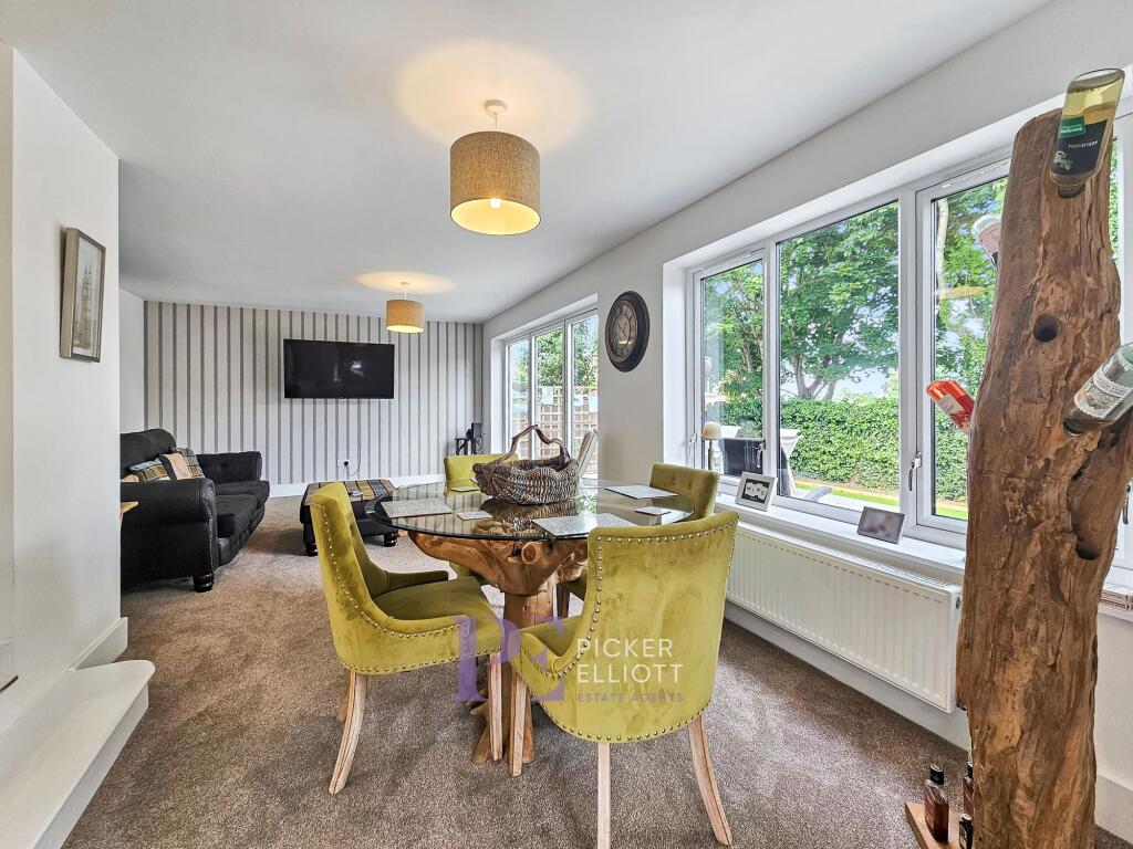 Lounge dining room