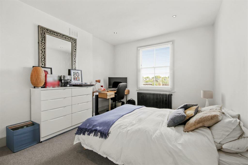 TOP FLOOR FLAT 39 Fitzroy Road   - 0Guw6BZMmzkXrPH