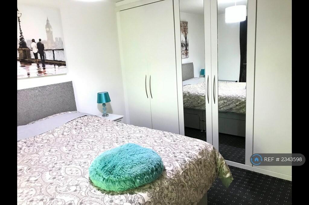 Master Bedroom With Fitted Wardrobes