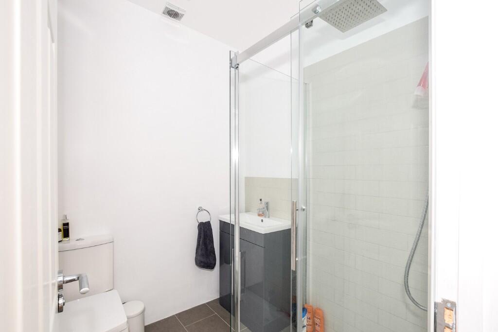 GF Shower Room