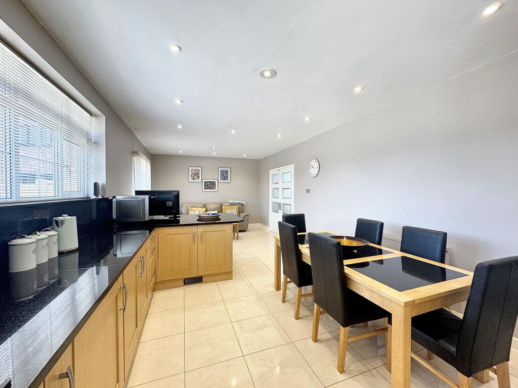 Kitchen/Diner/Snug