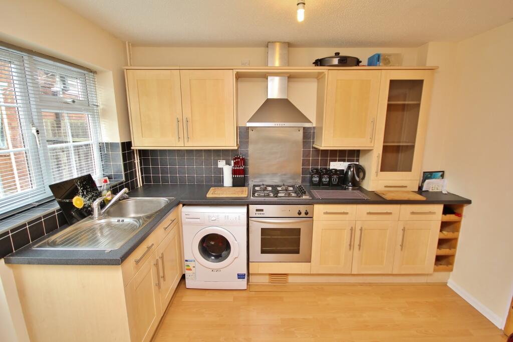 15 Da Vinci Close, St Ives, kitchen