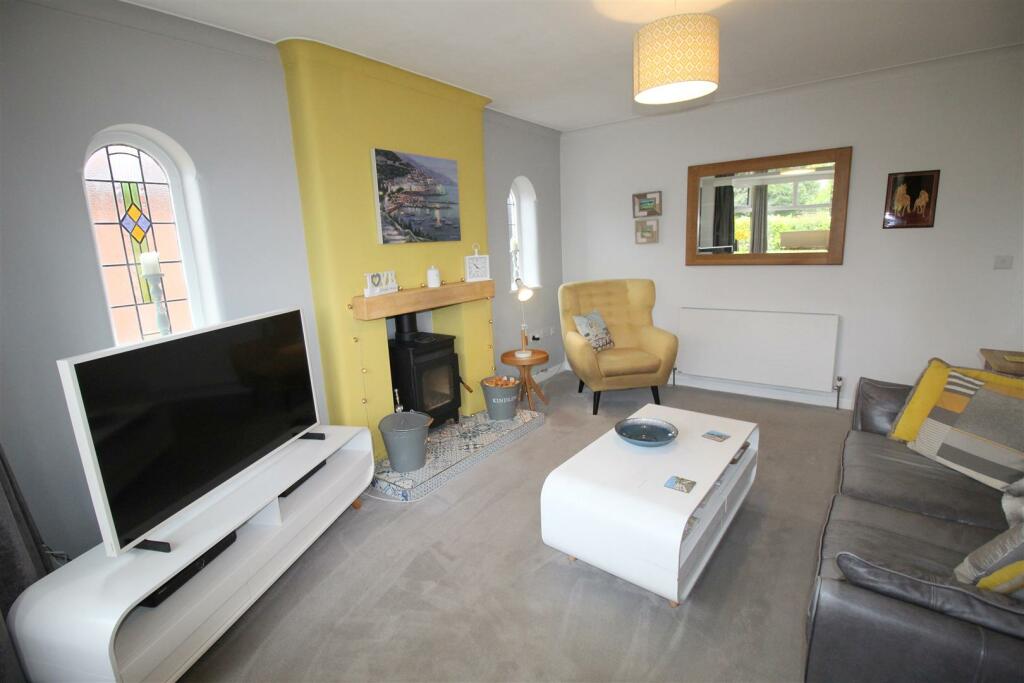 St Thomas Road, 78, lounge, 2.JPG