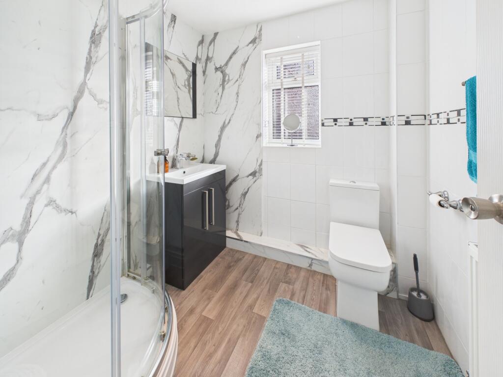 CAM02871G0-PR0634-STILL015