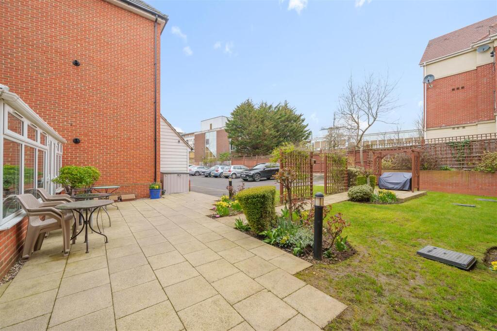 Owners Patio Area - New (1).jpg