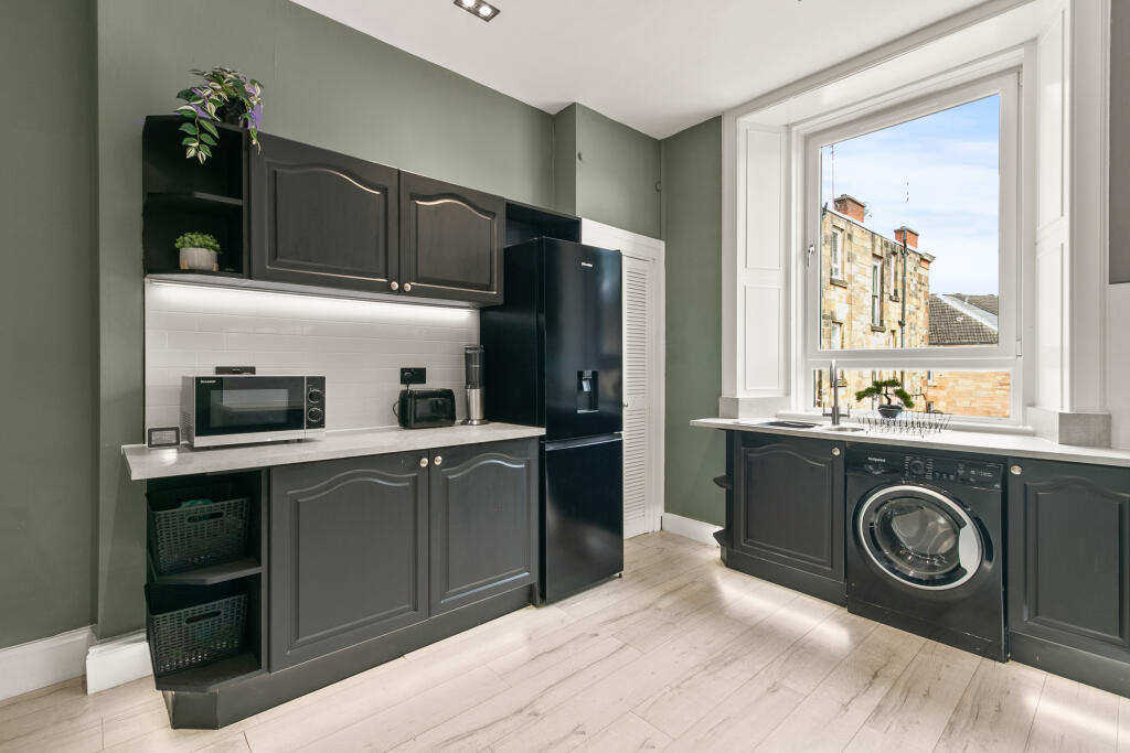 Kitchen/ Dining Room