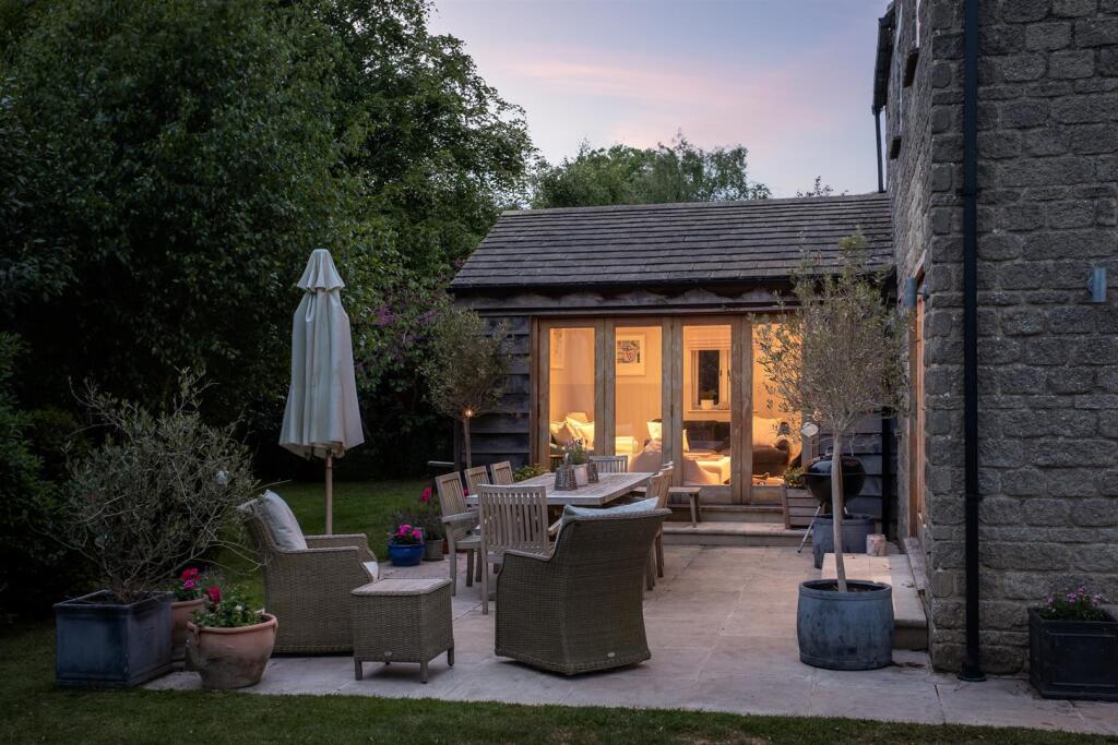 67 - Rowan Tree House - GL7 7EN - Web.jpg