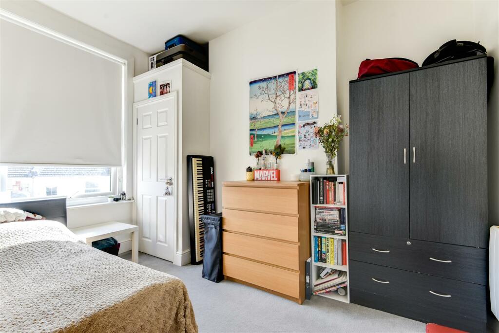 Flat 2-5.jpg
