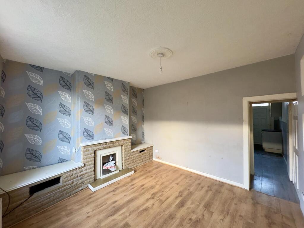 Reception Room Photo, Fraser Street, Burnley, Mode